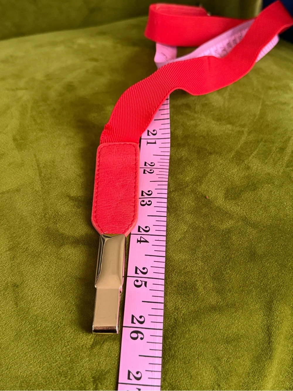 90s Vintage Women’s Elastic & Pleather Red Thin Belt with Gold Clasp Hook Buckle